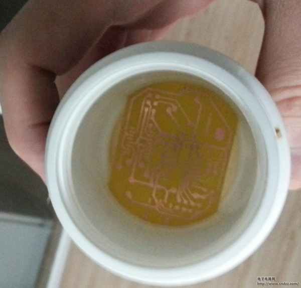 DIY:10元打造浑厚重低音音箱 电路图配件齐全(图)