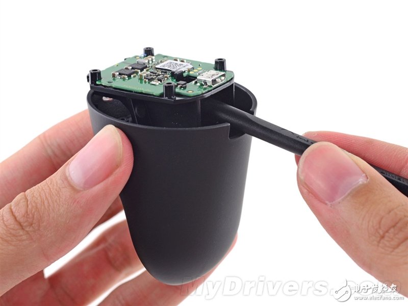 Moto 360暴力拆解:足以秒杀Apple Watch的智能手表?